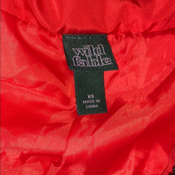 Red puffer jacket - Picture 7 of 7